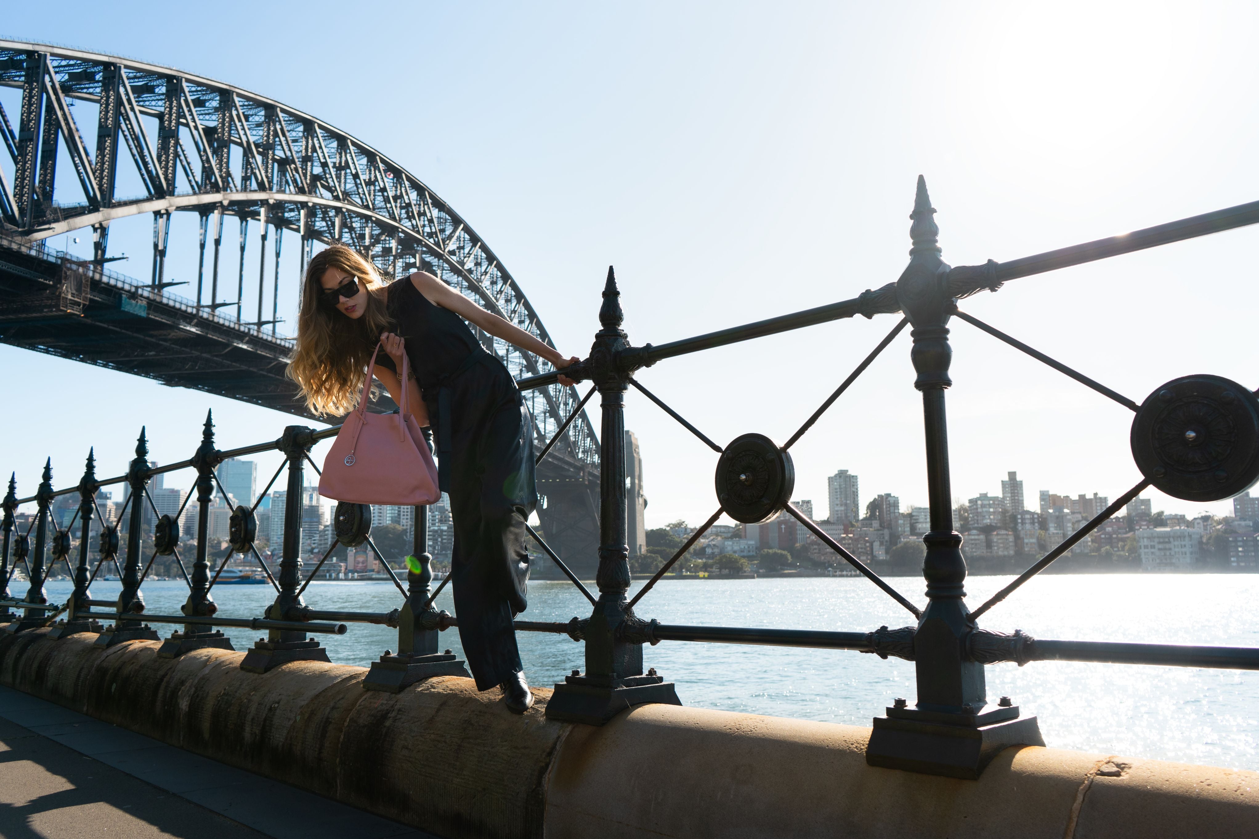 Frida tote leather bag bubblegum pink