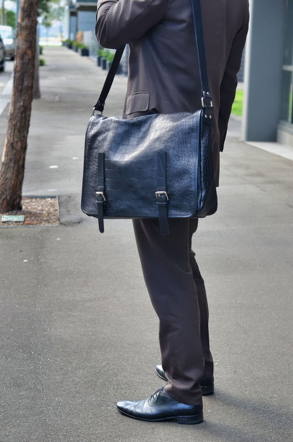 The Ultimate Italian Leather Messenger Bag for the Modern Man