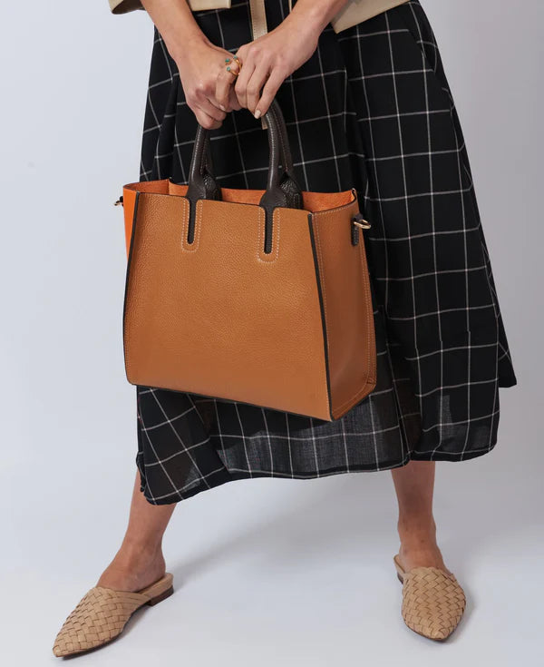 Square Leather Bags: A Fresh Angle on Italian Elegance