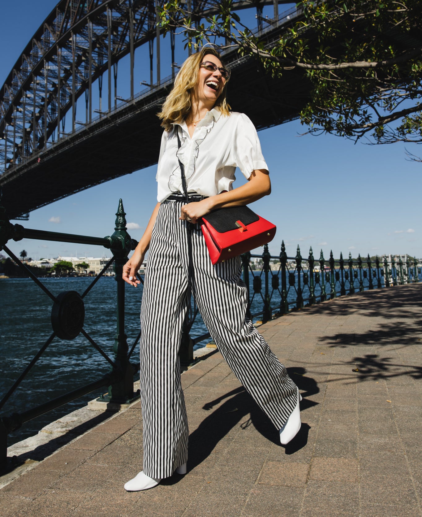 Lisa top handle leather bag Black and Red