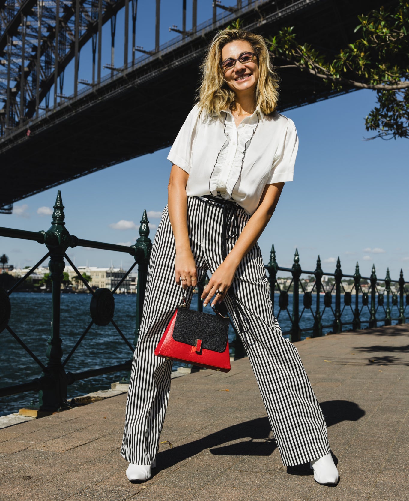 Lisa top handle leather bag Black and Red