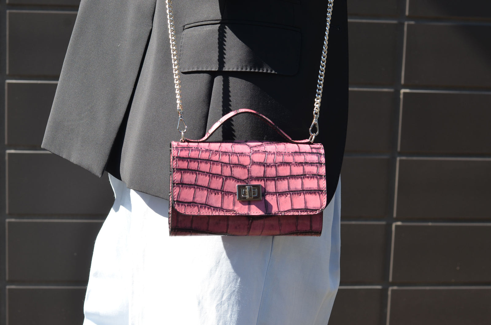 Leather purse crocodile embossed pink Bidinis Bags